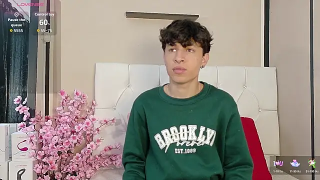 Axel  Evans online show from October 25, 2025, 1:01 pm