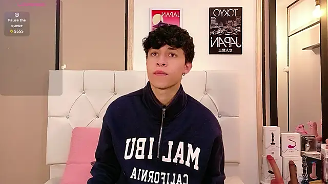 Axel  Evans online show from February 2, 2026, 11:31 am