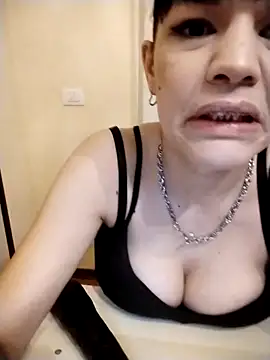 SarettaB90 online show from February 8, 2026, 10:07 pm