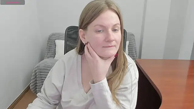 Snapshot of Alisha_Skyes chatting on February 10, 2026, 4:55 am Alisha Skyes online show from February 10, 2026, 4:55 am