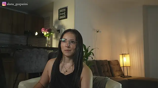 alana gasparini online show from November 10, 2025, 12:59 am