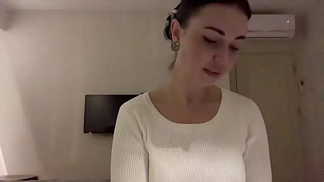 Gilin1 online show from February 3, 2026, 9:42 pm