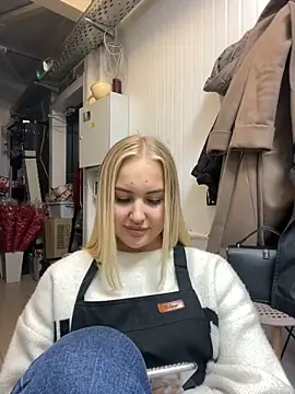 Snapshot of CandyVice chatting on September 24, 2025, 4:46 pm CandyVice online show from September 24, 2025, 4:46 pm