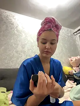 Snapshot of CandyVice chatting on October 18, 2025, 1:57 pm CandyVice online show from October 18, 2025, 1:57 pm