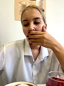 Snapshot of CandyVice chatting on November 4, 2025, 1:15 pm CandyVice online show from November 4, 2025, 1:15 pm