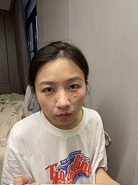 haiyan125216 online show from September 19, 2025, 9:24 am