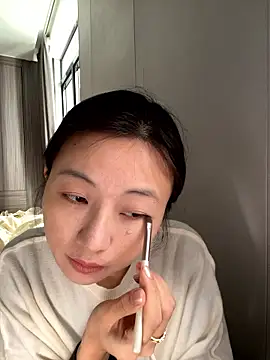 haiyan125216 online show from January 8, 2026, 6:30 am