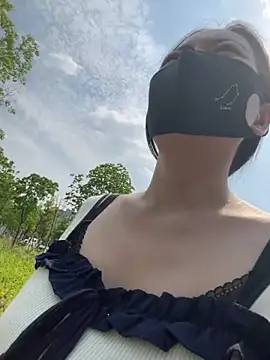 xinmeng-000 online show from June 3, 2026, 6:47 am
