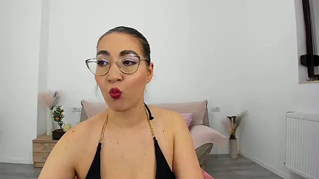 Kylie Kathy online show from September 22, 2025, 7:20 pm