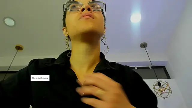 Hanna Cornee  online show from September 22, 2025, 1:39 pm