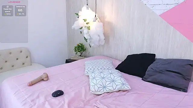 sophia brunette  online show from February 28, 2026, 11:32 am