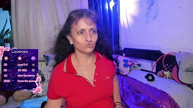 Snapshot of LadyPilar chatting on September 30, 2025, 8:37 pm LadyPilar online show from September 30, 2025, 8:37 pm