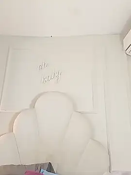 Kaylachannell online show from November 26, 2025, 3:50 am