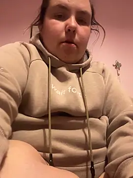 kinga2520 online show from April 10, 2026, 7:43 pm