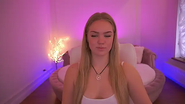 CelesteNoir online show from December 19, 2025, 8:27 am