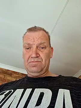 Snapshot of wallacelegend chatting on February 25, 2026, 6:13 am wallacelegend online show from February 25, 2026, 6:13 am