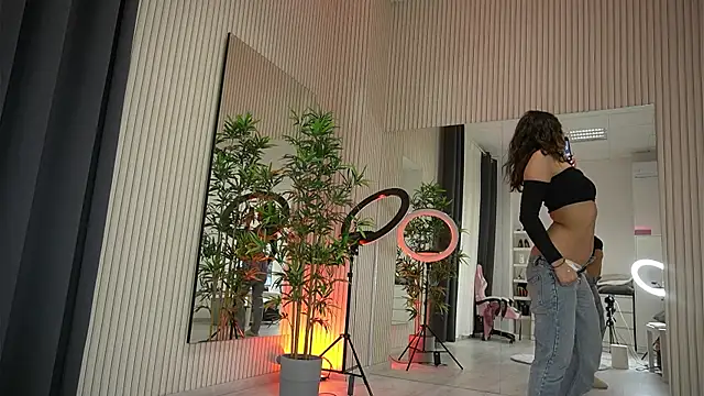 EmmaBlanco online show from September 25, 2025, 7:31 pm