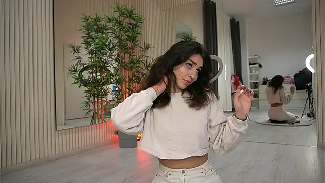 EmmaBlanco online show from October 21, 2025, 7:24 pm