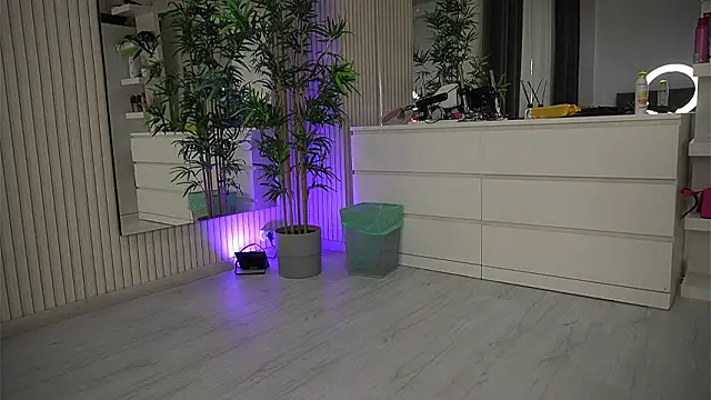 EmmaBlanco online show from March 27, 2026, 6:44 am