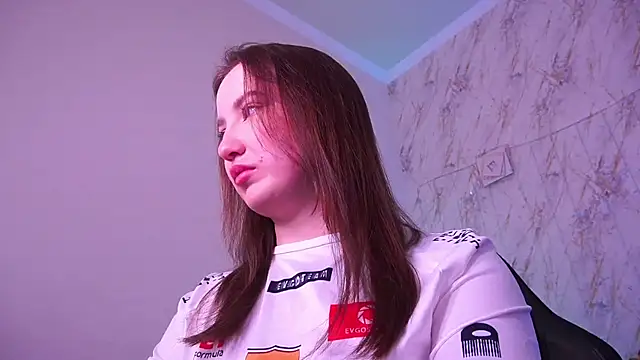 SofieBloom online show from March 12, 2026, 12:27 am