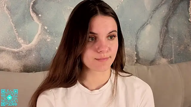 chloemilka online show from April 20, 2026, 5:36 pm