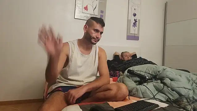 Snapshot of hornycouplefuck12 chatting on September 18, 2025, 7:50 pm hornycouplefuck12 online show from September 18, 2025, 7:50 pm