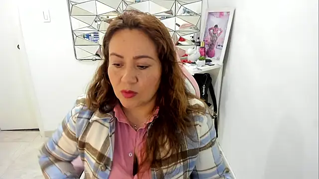 camixxx m online show from March 18, 2026, 1:13 pm