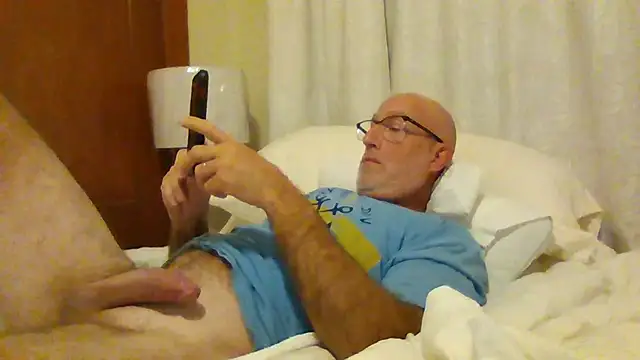 wolfi867 online show from October 14, 2025, 3:12 pm