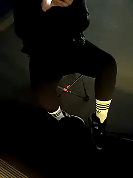 Hanzadekerem online show from October 30, 2025, 6:27 pm