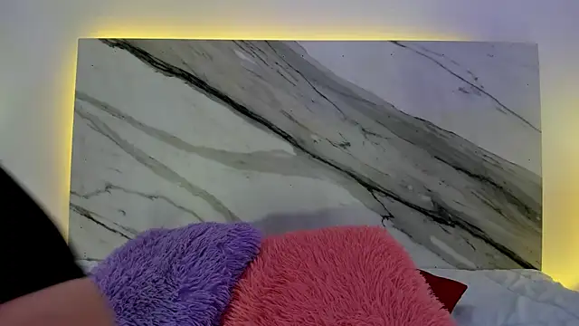 thamiina  online show from December 16, 2025, 7:07 pm