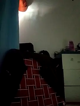 maxiiii125 online show from November 18, 2025, 3:59 pm