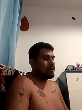 maxiiii125 online show from November 24, 2025, 2:44 am