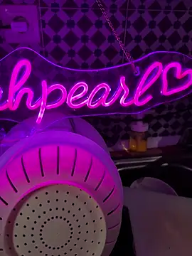 sarahpearlx online show from February 28, 2026, 7:08 am