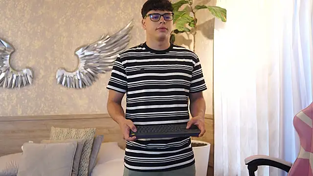 Ethan occonor online show from December 3, 2025, 12:26 pm