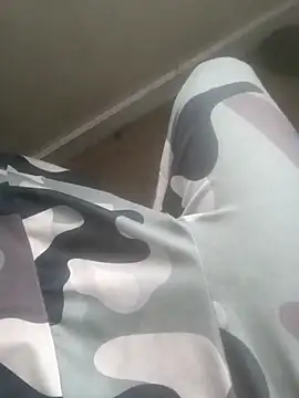 Snapshot of Kaalum561 chatting on November 27, 2025, 1:33 pm Kaalum561 online show from November 27, 2025, 1:33 pm