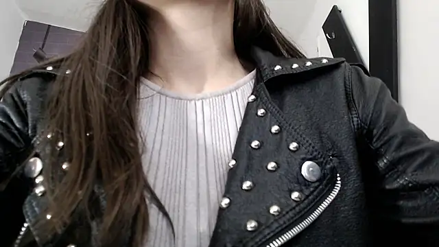 aleesha cameron02 online show from October 28, 2025, 12:15 pm