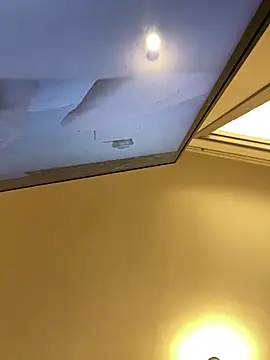 zipriangel online show from March 27, 2026, 8:37 am