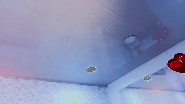 ZoeBenneti online show from September 20, 2025, 5:12 am