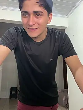 Tavinho067 online show from May 14, 2026, 6:05 pm