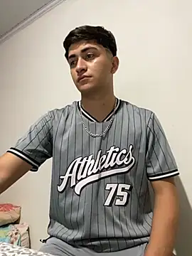 Snapshot of Tavinho067 chatting on November 9, 2025, 10:36 pm Tavinho067 online show from November 9, 2025, 10:36 pm