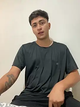 Snapshot of Tavinho067 chatting on October 28, 2025, 3:55 pm Tavinho067 online show from October 28, 2025, 3:55 pm