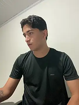 Tavinho067 online show from May 9, 2026, 7:28 pm