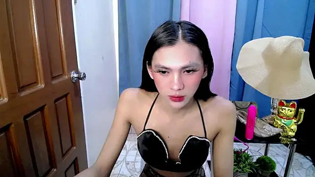 Snapshot of Ur_latinahotpaprika chatting on May 18, 2026, 7:29 pm Ur latinahotpaprika online show from May 18, 2026, 7:29 pm
