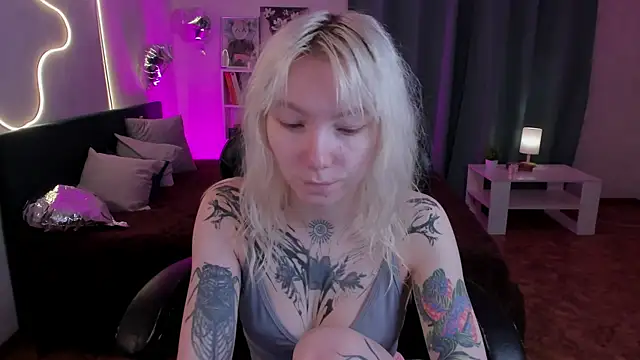 Snapshot of tattoo_art_baby chatting on May 30, 2026, 1:23 am tattoo art baby online show from May 30, 2026, 1:23 am