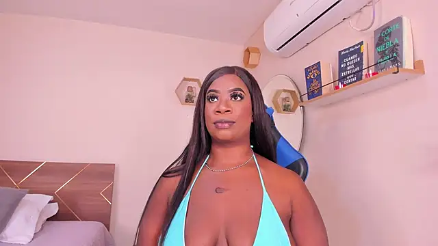 Keily-w online show from October 27, 2025, 8:43 pm