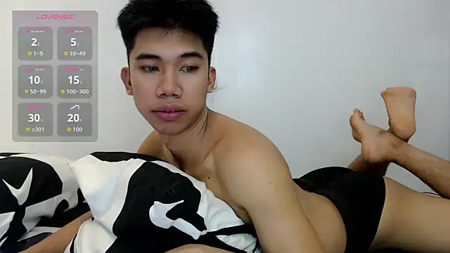 Snapshot of Ur_pinoyhotbrix chatting on October 14, 2025, 9:43 am Ur pinoyhotbrix online show from October 14, 2025, 9:43 am