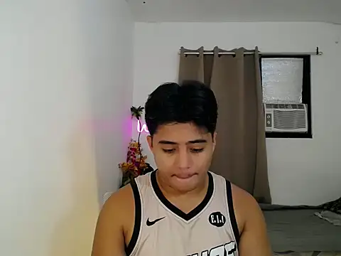 Hugecock2hundle intown online show from November 16, 2025, 9:25 am