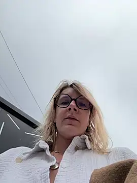 mlolita64foryou online show from April 10, 2026, 10:55 am