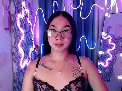 Snapshot of in_yourdreamstarxx chatting on November 24, 2025, 10:32 pm in yourdreamstarxx online show from November 24, 2025, 10:32 pm