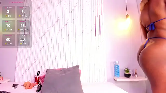 Snapshot of Eva_Johnss chatting on December 18, 2025, 12:53 pm Eva Johnss online show from December 18, 2025, 12:53 pm